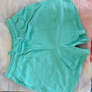 NWT Zenana mint colored super soft shorts WITH pockets and drawstring size S